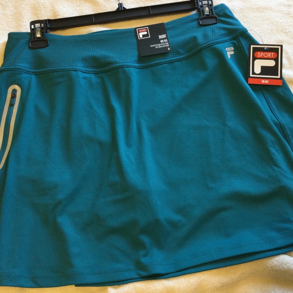 Fila skort size XL